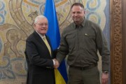 乌克兰总统办公室主任会见美国特使 讨论双边合作与俄乌冲突
